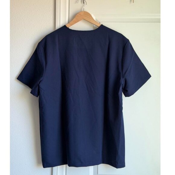 Figs Leon Three-Pocket Scrub Top in Black, Size Large - Picture 9 of 9